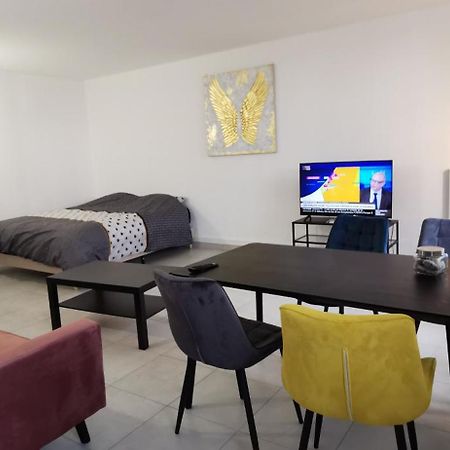 Le Patio Tram Paridis Apartment น็องต์ ภายนอก รูปภาพ