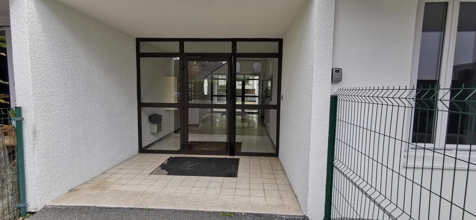 Le Patio Tram Paridis Apartment น็องต์ ภายนอก รูปภาพ